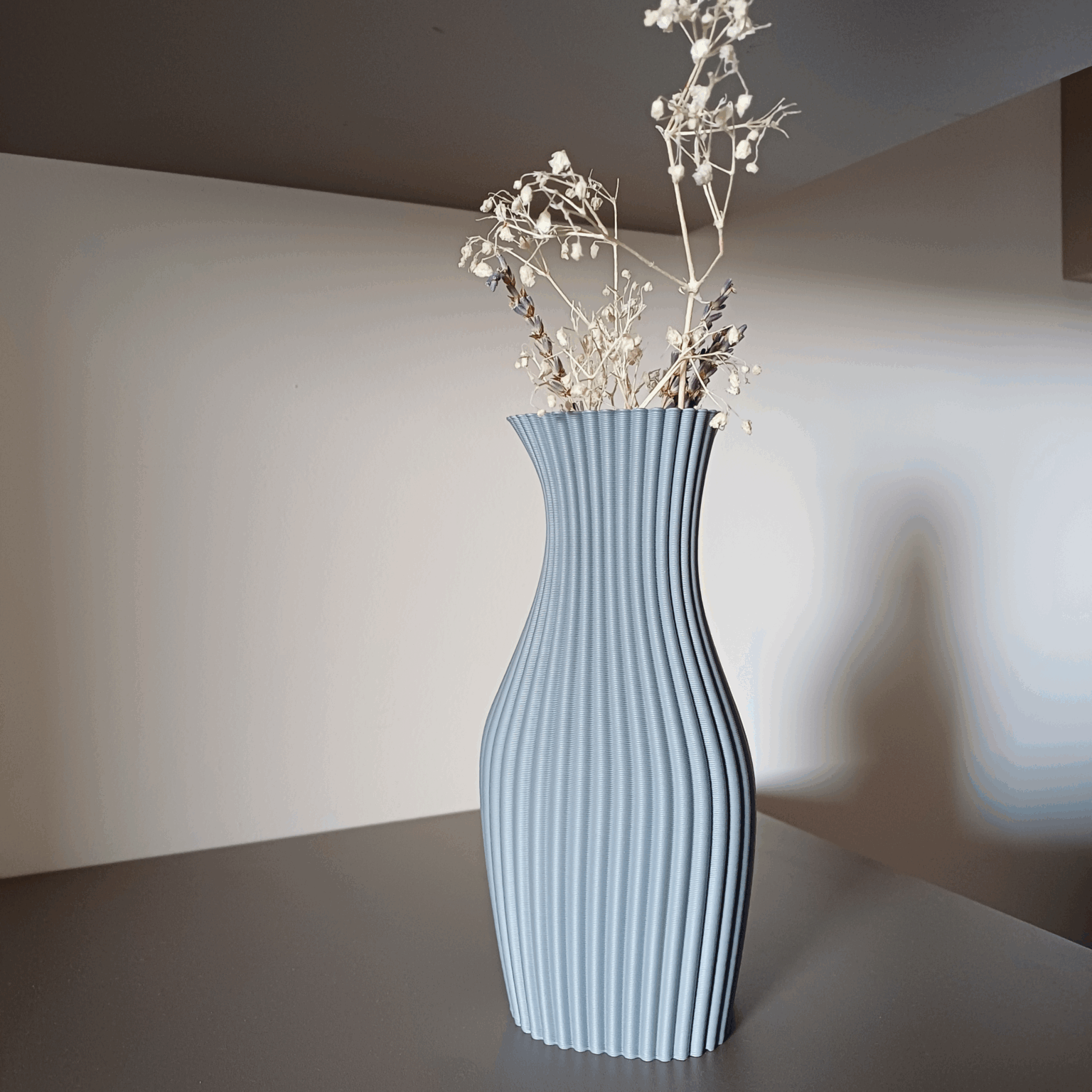 Vaso Kuta — Il movimento dell’acqua prende forma scultorea