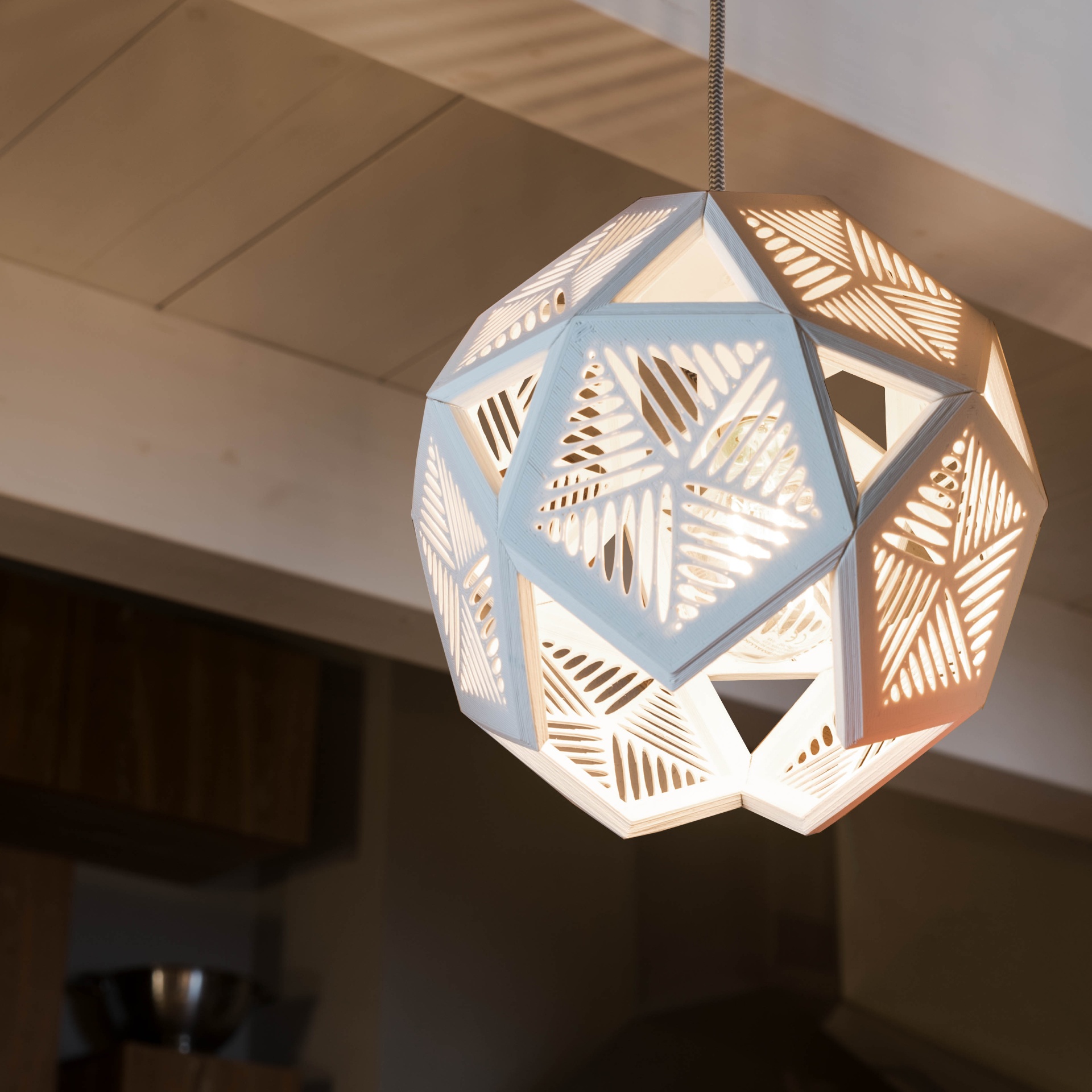 Lampada da sospensione Pentade — Geometrie e volumi di luce modulari